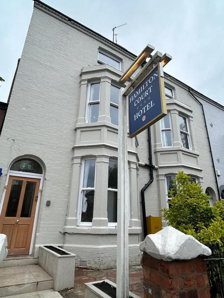 Hamilton Court Hotel Hoole Chester Dış mekan fotoğraf