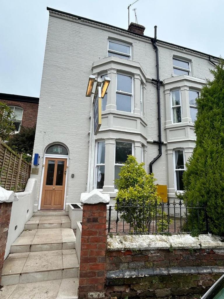 Hamilton Court Hotel Hoole Chester Dış mekan fotoğraf