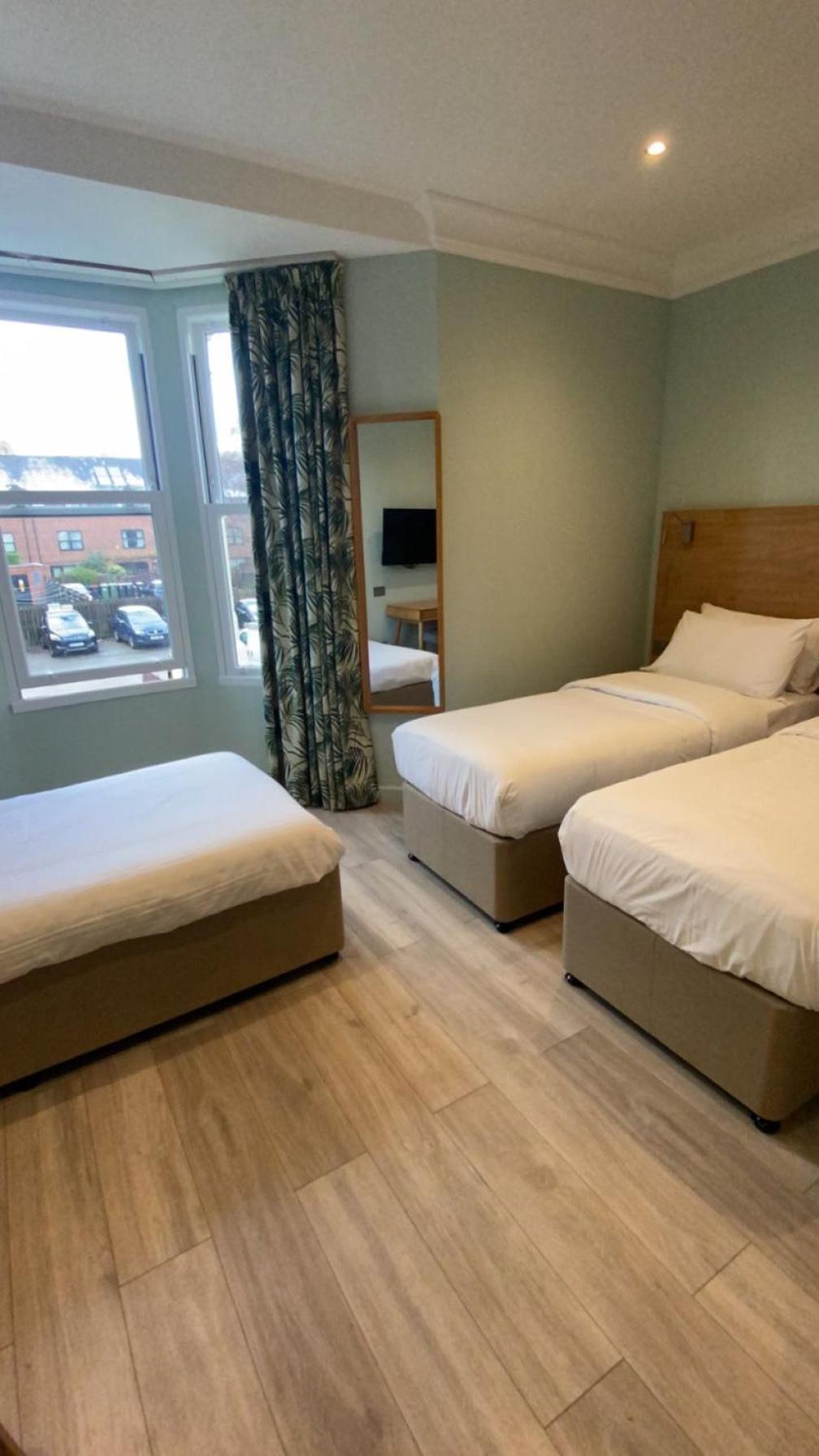 Hamilton Court Hotel Hoole Chester Dış mekan fotoğraf